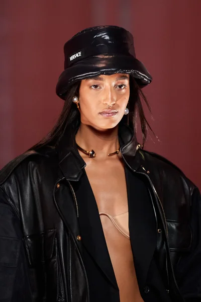Look 35